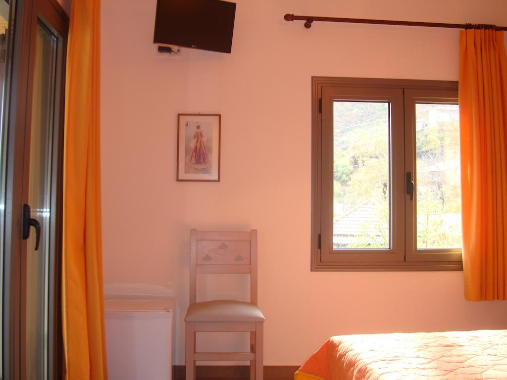 To Greki Hotel Livartzi Cameră foto